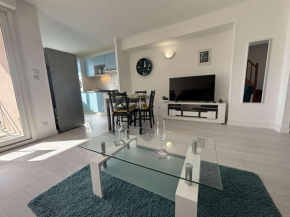 Spacieux appartement 2 chambres avec parking à Rochefort - FR-1-246B-50